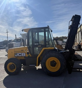 Offre exclusive aux enchères pour les chariots élévateurs tout-terrain modèle 2024 : 940 unités, capacité de levage de 8 000 lb - Product Image 2