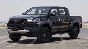 Precio con Descuento Especial 2025 T O Y O T A HI-LUX GR SPORT 2.8D – NEGRO - Product Image 2