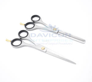 Juego de Tijeras de Peluquería Profesionales de Acero Inoxidable de Alta Calidad, Fuente de Alimentación Manual por DAVICON ENTERPRISES - Product Image 2