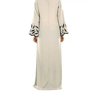 Abaya Islámica Estilo Mariposa para Mujer - Color Sólido, Diseño Simple y Modesto, Tela de Lino, Talla Personalizable, Marca Spring Seamless - Product Image 3