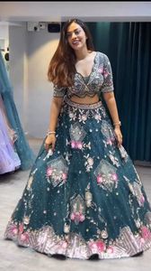 Lehenga Choli pour adultes à la mode avec filet papillon, avec cancan et patta en toile, sequins brodés, vêtements indiens et pakistanais - Product Image 5