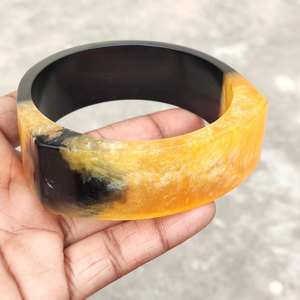 Bracelets en résine personnalisés de couleur personnalisée, accessoires de mode pour femmes et adolescentes avec un design de fleurs pressées - Product Image 1