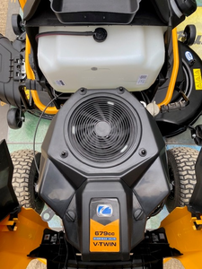 รถตัดหญ้ามือสอง Cub Cadet XT1 LT 42 เครื่องยนต์เบนซิน 173 ซีซี 2 จังหวะ 5.5 แรงม้า ถังเก็บหญ้า 100 ลิตร ใบมีดทรงกระบอก พร้อมฟังก์ชั่นย่อยหญ้า - Product Image 4