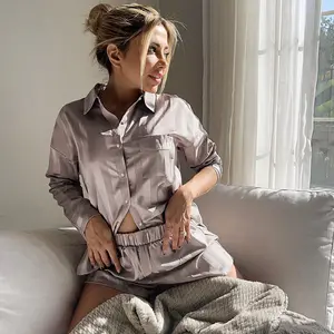 여성 버튼 잠옷 인기 스트라이프 실크 새틴 2 조각 잠옷 셔츠와 바지 세트 Loungewear