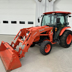 Tracteur compact L6060 70 CV 4x4 à transmission par engrenages pour moteur diesel, usage agricole, avec garantie de 4 ans, haute productivité et sécurité - Product Image 1