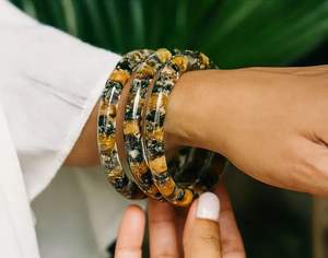 Brazaletes de Resina Sólida de Alta Calidad, Impermeables, para Mujer, Acabado Brillante y Duradero, Joyería Elegante para Manos, Colores Personalizados, Celebraciones de Boda - Product Image 3