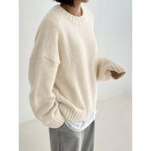 Pull en tricot à col rond à épaules tombantes surdimensionné noir pour femmes pour l'automne et l'hiver - Product Image 5