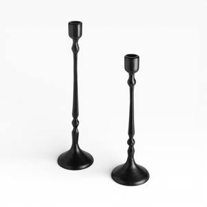 Ensemble moderne de trois bougeoirs en métal noir avec un design haut et mince pour les intérieurs modernes - Product Image 4