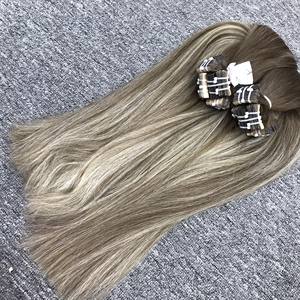 Bande de cheveux humains vierges de luxe 100%-en couleur de haute qualité # Piano naturel droit avec des styles de vagues profondes lâches - Product Image 2