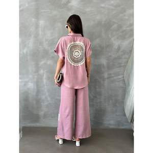 Camicette e Bluse Rosa <span class=keywords><strong>Cipria</strong></span> da Donna Topshow all'Ingrosso con Elegante Dettaglio in Pizzo sul Retro - Product Image 2