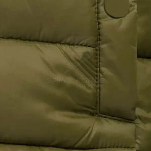 Veste matelassée pour femmes avec logo personnalisé vente en gros à bas prix d'usine disponible en différentes qualités pour la saison d'hiver support en nylon - Product Image 6