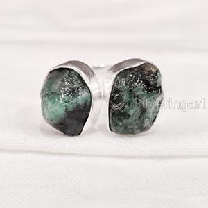 Joyería de piedra en bruto Anillo de mujer Esmeralda natural Piedra preciosa en bruto May Birthstone Anillo ajustable de dos piedras Anillo de plata esterlina 925 - Product Image 3