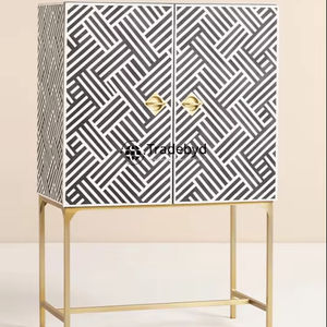 Tradebyd Table de chevet élégante en incrustation d'os avec un design floral intemporel Idéal pour la chambre à coucher - Product Image 1