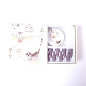 Juego de Conos de Incienso Kosaido Iyashi Neko con Diseño de Primera Nieve, Aromaterapia de Kioto, Japón, Incluye Plato para Incienso para Uso Doméstico - Product Image 5
