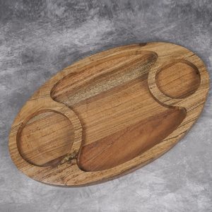 Plateau de service ovale en bois à compartiments avec deux compartiments circulaires de chaque côté et une grande section centrale - Product Image 1