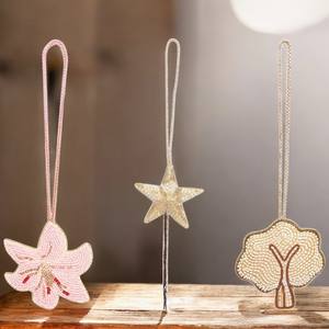 Adornos Navideños Bordados a Mano en Terciopelo y Satén al por Mayor | Adornos Navideños Bordados en Terciopelo y Satén - Product Image 6