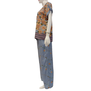 Pyjama pour femme avec pantalon long et chemise à col en V à manches courtes avec de magnifiques imprimés floraux - Product Image 5