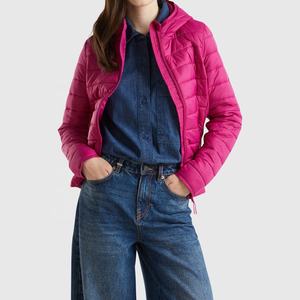 Veste bouffante à capuche courte coupe ajustée pour femmes veste en duvet d'hiver avec matériau de remplissage en coton vente de veste bouffante pour femmes - Product Image 6