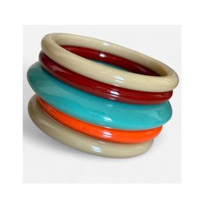 Brazaletes de Resina Impermeables de Diseño de Lujo para Mujer, Acabado Premium, Joyería de Moda, Personalizables para Exhibición en Boutiques - Product Image 3