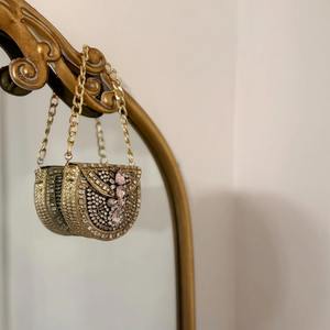 กระเป๋าคลัทช์โมเสกสำหรับงานแต่งงาน งานเลี้ยงต้อนรับ และงานเฉลิมฉลอง กระเป๋าคลัทช์โมเสกดีไซน์เนอร์พร้อมการตกแต่งด้วยหินหลากสี - Product Image 4