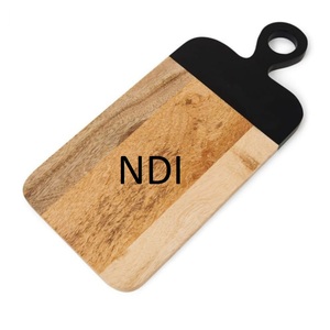 Planche à découper pour salade de légumes au design unique Planche à découper pour salade en marbre et bois au design personnalisé - Product Image 4