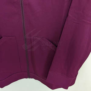 Chaqueta Médica Transpirable, Ligera y Ecológica para Hombre, para Uso Hospitalario, con Múltiples Bolsillos y Comodidad Durante Todo el Día - Product Image 4