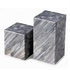 Serre-livres en marbre de haute qualité Design tendance Serre-livres en marbre solide de taille moyenne Look chic disponible à un prix très abordable - Product Image 3