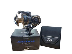 Compre el Nuevo y Genuino Carrete de Pesca Giratorio Daiwa 25 SALTIGA 14000-XH / 14000-P, Relación de Engranajes 6.2:1, Freno Delantero, 600g - Product Image 3