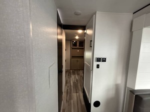 Nouvelle remorque Jayco Jay F-l-i-g-h-t Slx 321BDS 2026 prête à la vente - Product Image 4