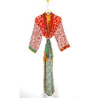Robe longue élégante en soie indienne patchwork recyclée, douce et respirante, pour l'été et le printemps, idéale pour la plage, les fêtes ou les mariages.