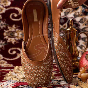 Classique et élégant, antidérapant, rehaussez votre look, incontournable pour toute personne soucieuse de la mode, Khussa traditionnel en similicuir noir - Product Image 5