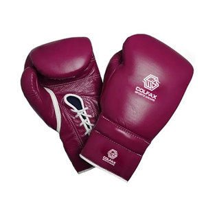 Conjunto Profesional de Boxeo en Cuero con Guantes, Protector de Cabeza y Protector Inguinal - Ecológico y Transpirable para Entrenamiento y Competición - Product Image 4
