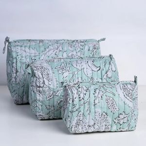 Juego de neceser acolchado de algodón hecho a mano Kantha, estuche de maquillaje con patrón de costura floral blanco de estilo indio ecológico para joyería 3 - Product Image 2