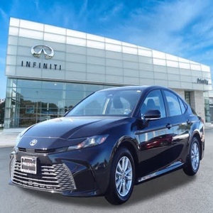 CAMRY LE FED SEDÁN 2025 USADO RECIENTEMENTE, TRANSMISIÓN CONTINUA VARIABLE, TRACCIÓN EN LAS CUATRO RUEDAS, HÍBRIDO I4 - Product Image 1