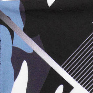 Haut de fitness ajusté conçu pour les mouvements actifs Rash guard Équipement durable d'arts martiaux pour la pratique quotidienne Rash guard - Product Image 5