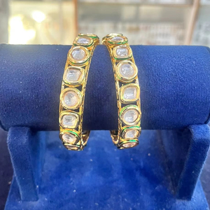 กำไลข้อมือ Kundan สำหรับผู้หญิงเครื่องประดับทองเหลืองและทองแดงอารมณ์โรแมนติกพร้อมไอเดียของขวัญที่สมบูรณ์แบบ - Product Image 5