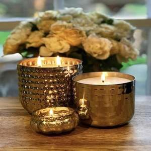 Frascos de metal forjados a mano para velas de larga duración, que proporcionan una llama suave y luminosa y una fragancia serena para el hogar. - Product Image 4