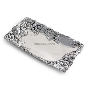 Plateau de service rectangulaire argenté élégant avec poignée décorative en or finition martelée, parfait pour un divertissement et un affichage élégants - Product Image 6