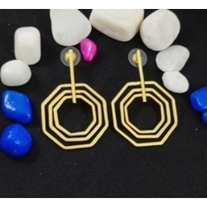 SOUMYA CREATIONS Boucles d'oreilles pendantes tendance en laiton plaqué or faites à la main, forme hexagonale, bijoux de fête pour femmes, style Rajasthan - Product Image 1