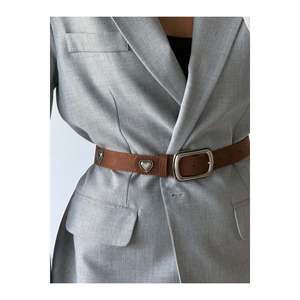 Ceinture pour pantalon, veste, chemise et robe pour femme avec boucle carrée et accessoire en forme de cœur - Tan-Darkening - Product Image 1