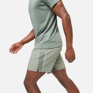 Veste coupe-vent à demi-fermeture éclair avec logo personnalisé à un prix bon marché survêtement coupe-vent en nylon à poches zippées ensemble de deux shorts respirants - Product Image 3