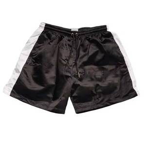 Ensemble short et veste coupe-vent décontractée à capuche pour femme, en tissu confortable, coupe moderne, ajustement régulier, léger, uni et écologique - Product Image 3