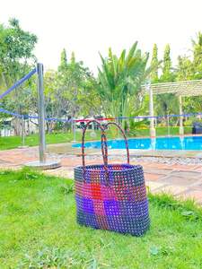 Métier à tisser manuel à la mode écologique personnalisé sacs de plage et cosmétiques recyclés étuis à provisions à rayures tissés en plastique à fermeture éclair réutilisables - Product Image 3