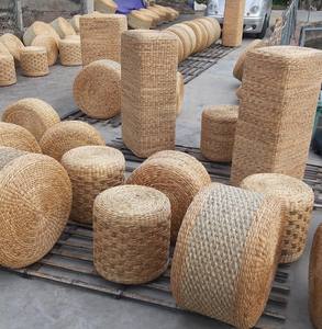 Puf de suelo de mimbre de jacinto de agua Otomana redonda natural y almohadilla de cojín para exterior Desde 99 Gold Data - Product Image 3