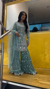 Ropa de fiesta de diseñador Faux Georgette Bordado pesado y trabajo manual de piedra y borde de encaje Moti Top y Sharara con conjunto Dupatta - Product Image 2