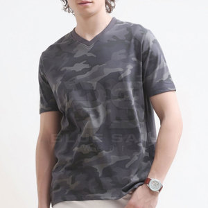 T-shirt pour homme de haute qualité, col en V, matière douce au toucher, idéal pour les activités décontractées et de plein air en été, t-shirt pour homme à col en V - Product Image 1