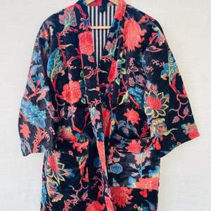 Vente en gros Kimono en velours de coton imprimé main - Product Image 4