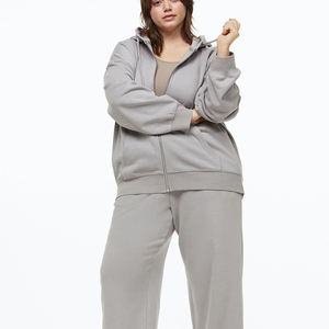 Sweat à capuche zippé en molleton lourd pour femmes avec logo personnalisé Sweatshirts vierges de haute qualité en gros pour la saison d'hiver - Product Image 1