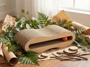 Griffoir pour chat de luxe Amistar de haute qualité, écologique, en carton ondulé, Infinity avec herbe à chat, sans danger pour les chats de toutes tailles - Product Image 3
