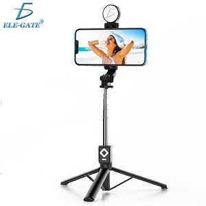 Trépied pliable avec sections rotatives et pince, incluant un déclencheur à distance - Product Image 1